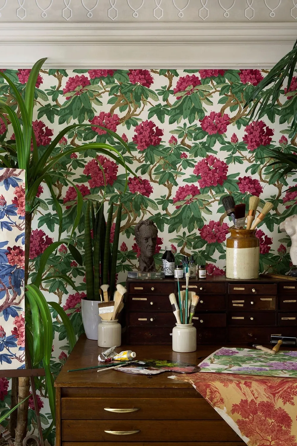 Cole & Son Bourlie Tapete Blumenmuster Rhododendron