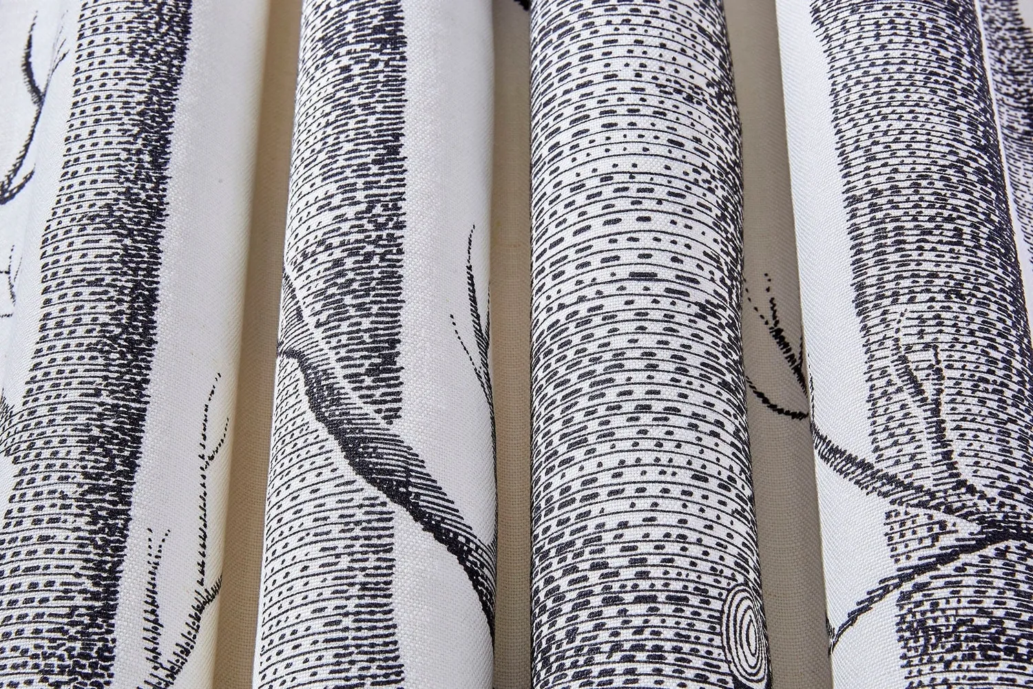 Cole & Son Woods Stoffmuster Leinenunion Baum