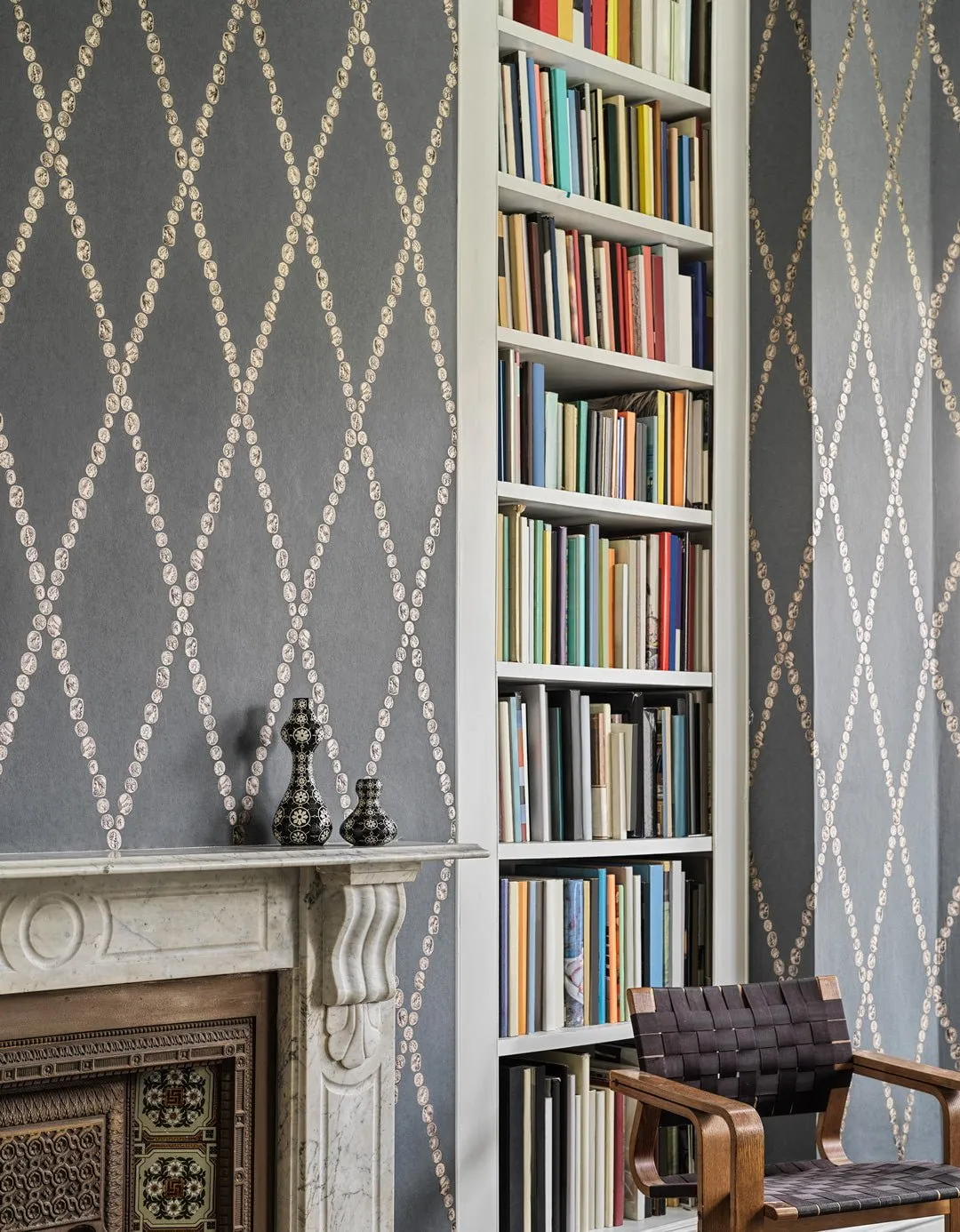 Cole & Son Fornasetti Cammei Tapetenmuster Kameen