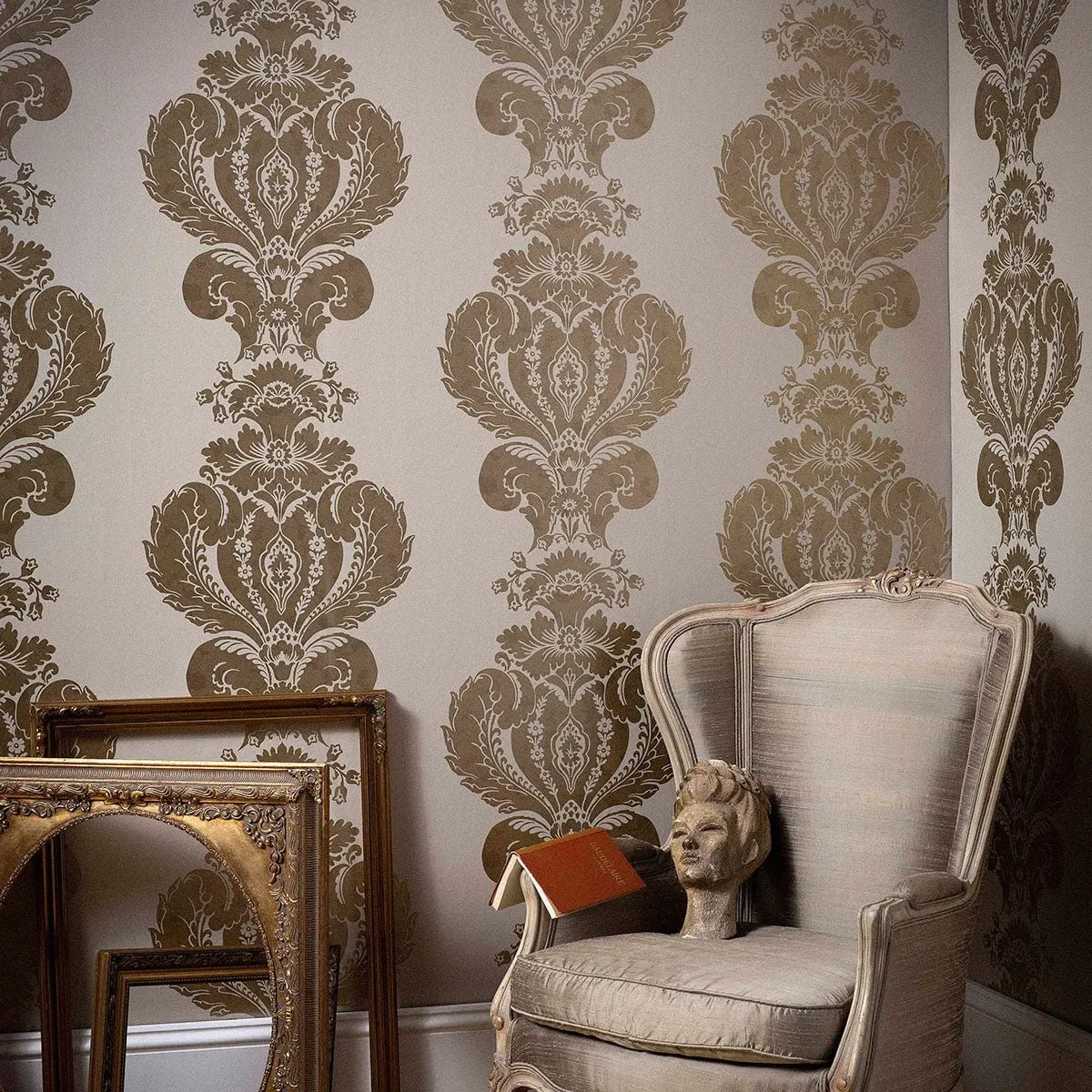 Cole & Son Albemarle Baudelaire Tapetenmuster Metallic-Damast