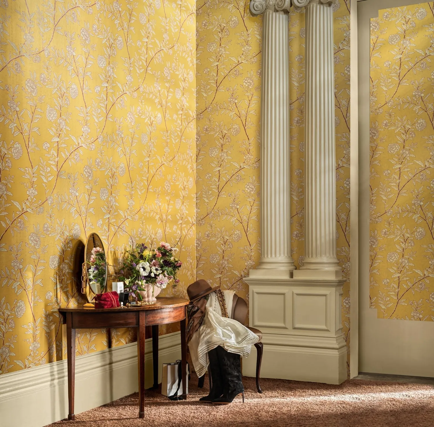 Cole & Son Roseberry Tapetenmuster Blütenranke