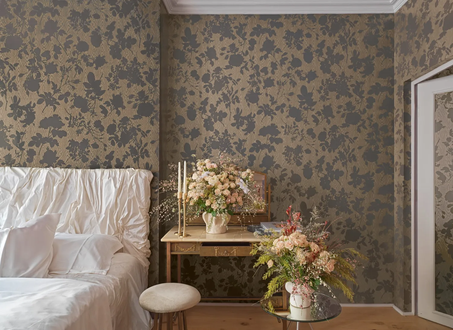 Cole&Son Absence of Roses Moire Tapete